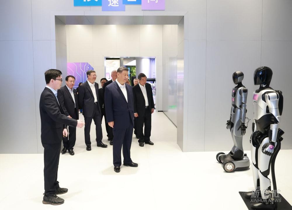 习近平总书记到上海调研，J9娱乐集团代表具身智能行业汇报进展